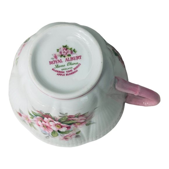 Royal Albert Fine Bone China Vintage Apple Blossom Tea Cup & Saucer - Picture 8 of 9